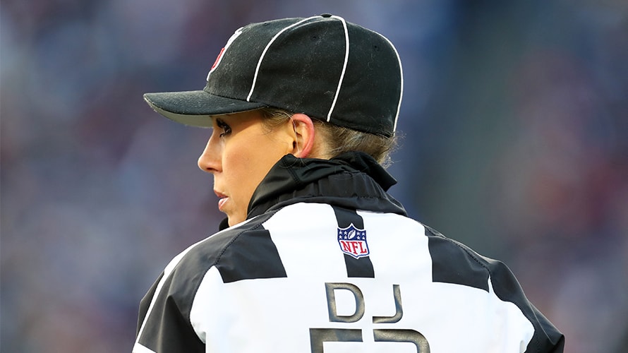 sarah-thomas-nfl-referee-content-2019 A picture of a woman referee in the NFL