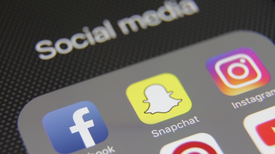 FacebookSnapchatInstagramIconsiPhone6s