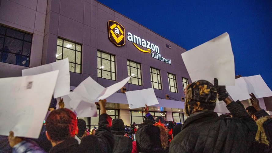shakopee-amazon-protest-CONTENT-2019 Amazon workers protesting in front of Amazon Fulfillment in Shakopee, Minnesota