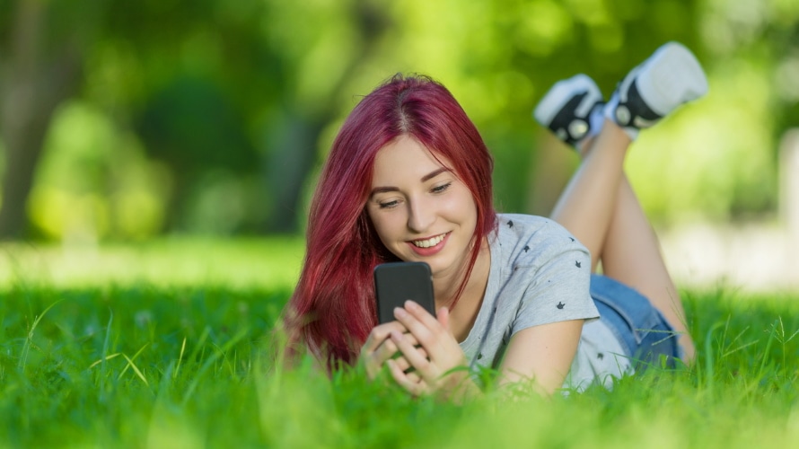 TeenGrassVideoSmartphone