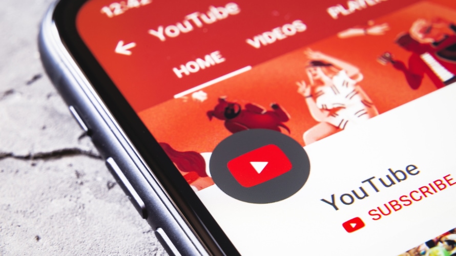 YouTubeYouTubeChanneliPhoneXR