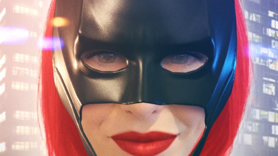 CWBatwomanFaceLensHero