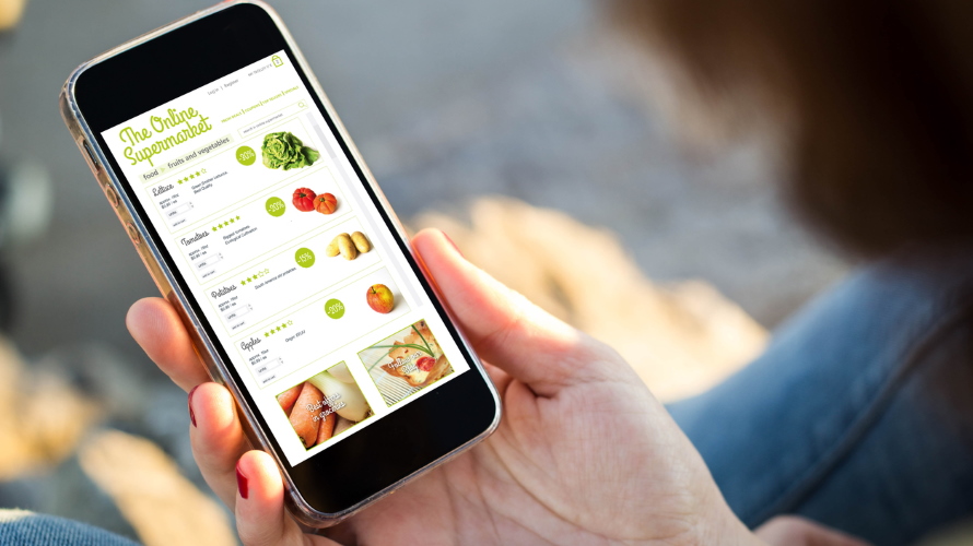 GroceryShoppingOnSmartphone