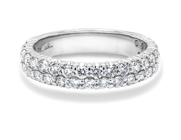 Round brilliant cut diamond band in platinum.