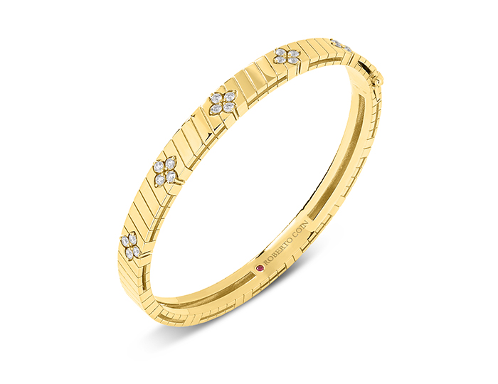 Roberto Coin Love in Verona collection round brilliant cut diamond bracelet in 18k yellow gold.
