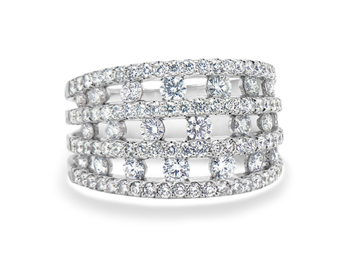 Round brilliant cut diamond ring in 18k white gold.