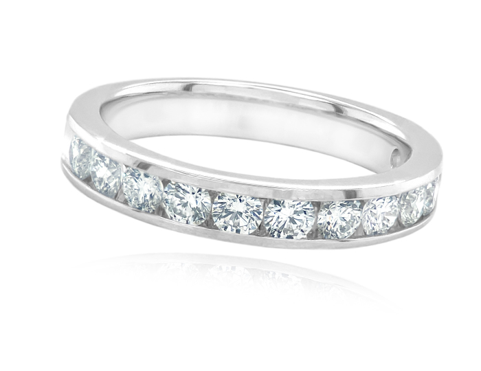 Round brilliant cut diamond band in 18k white gold.