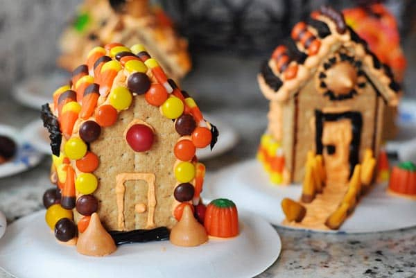 Haunted Graham Cracker Houses!