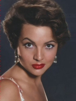 Actress/Singer Sara Montiel headshot