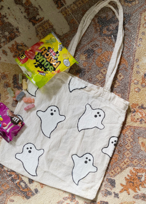 Make Your Own Trick-or-Treat Bag! (GRADES 3 - 6)
