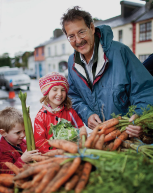 How Teaching Kids Outdoors Makes Them Better Students image