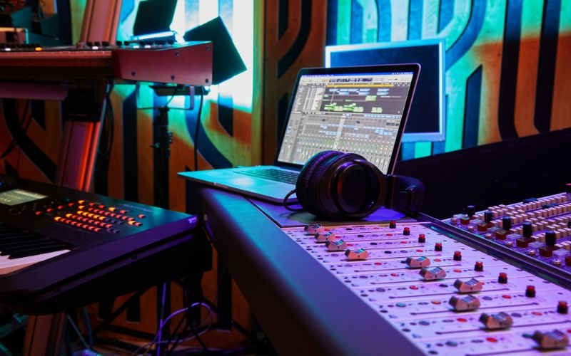 How can I refine performances using Aiode?