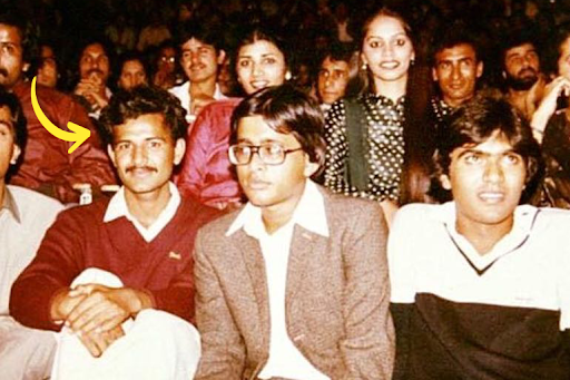 Dr. Asif Mahmood with his gruadating medical school class in Pakistan Dr. Asif Mahmood with his gruadating medical school class in Pakistan