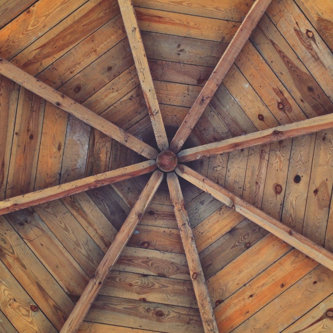 Can roofing issues affect energy efficiency?