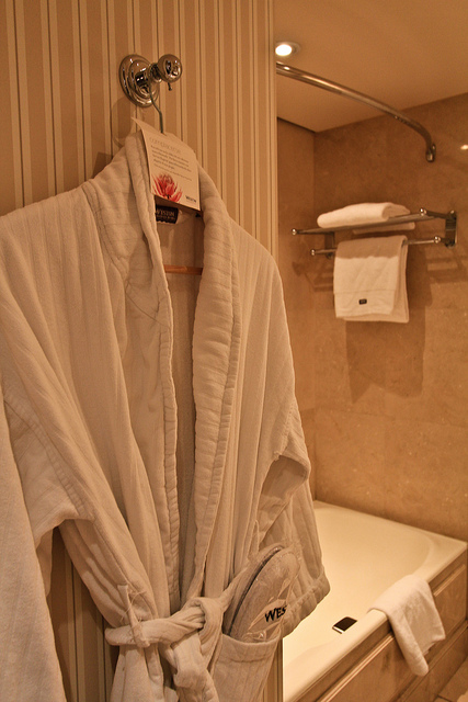 FREQUENT SAUNA BATHING CAN BOOST HEART HEALTH