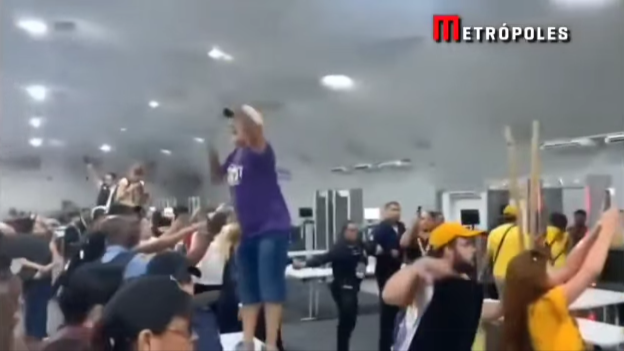 JORNAL DA CIDADE ONLINE ATRIBUI MANIFESTAÇÃO DO SEGUNDO DIA DE COP 30 À MILITÂNCIA DA ESQUERDA claim