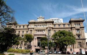 Prédio antigo na capital de São Paulo, ocupado pela sede do Tribunal de Justiça do Estado.