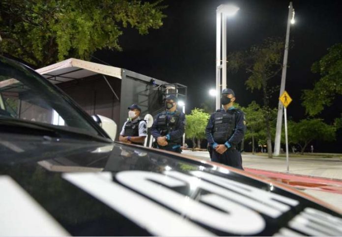 PM CE Oficiais Saiu o edital do concurso PM CE Oficiais com 50 vagas para caros de nível superior na área de Saúde. As inscrições estarão abertas de 3 de janeiro a 3 de fevereiro, e as provas escritas serão aplicadas em 13 de março. O coordenador das carreiras militares do AlfaCon, Rogerio Dal Piva, traz dicas importantes para a sua preparação
