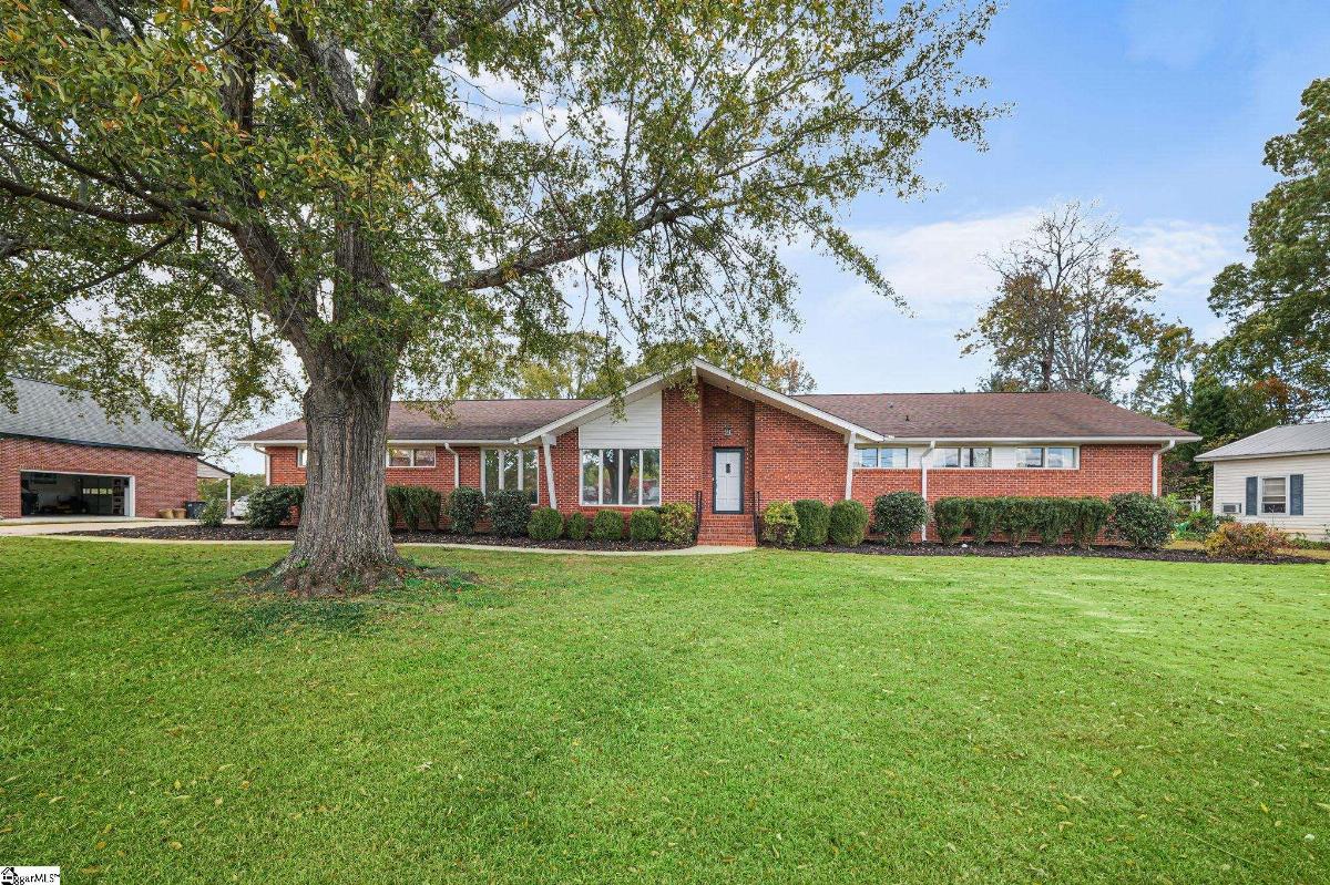 207 Grandview Circle