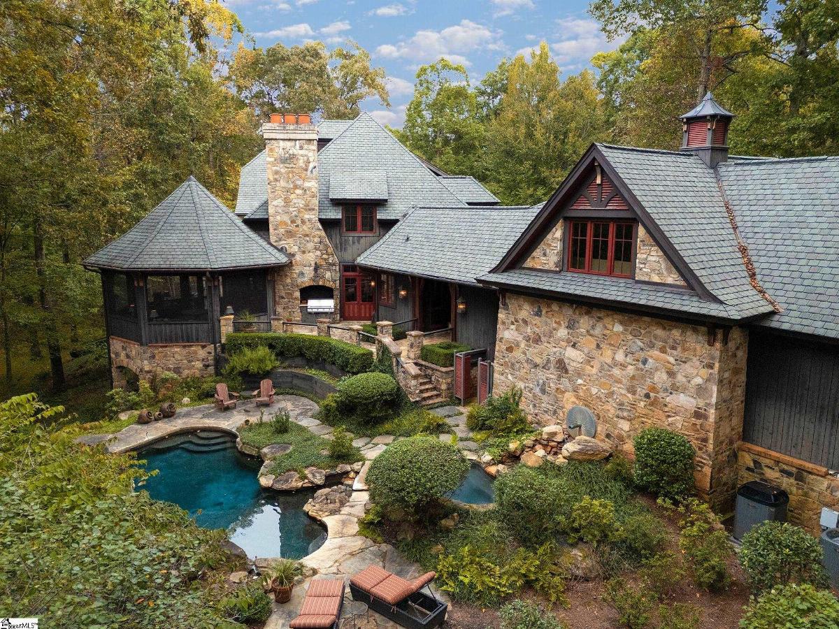 900 Fairview Farms Road