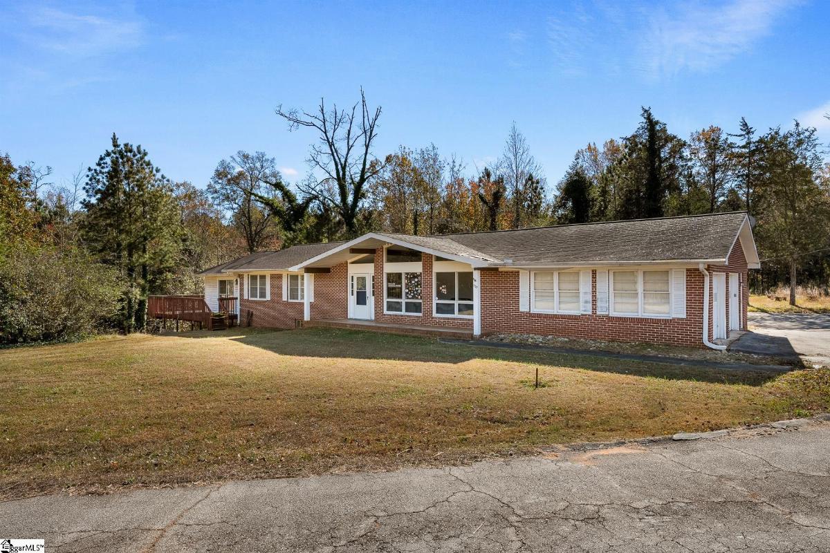 232 Nicholson Drive