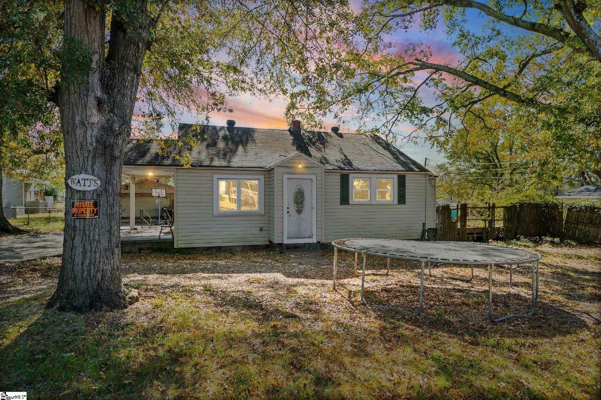 819 Gordon Street Extension