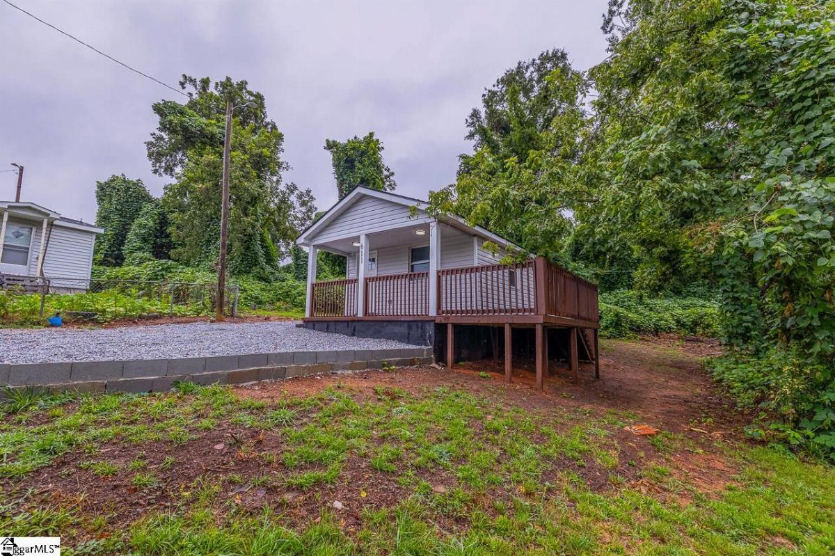 611 Hunters Court