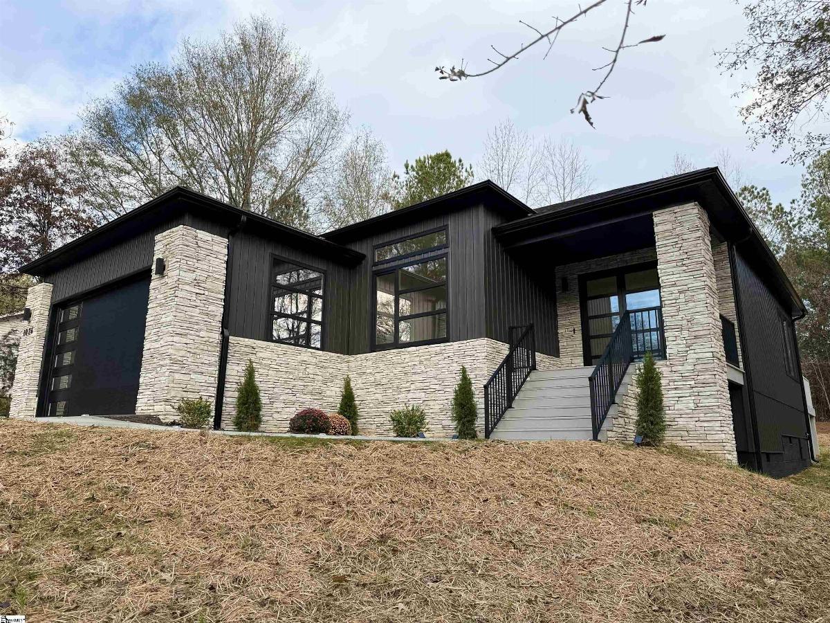 1026 Blumefield Road