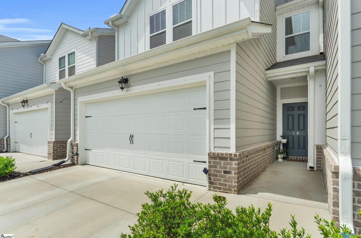 19 Centimeters Drive