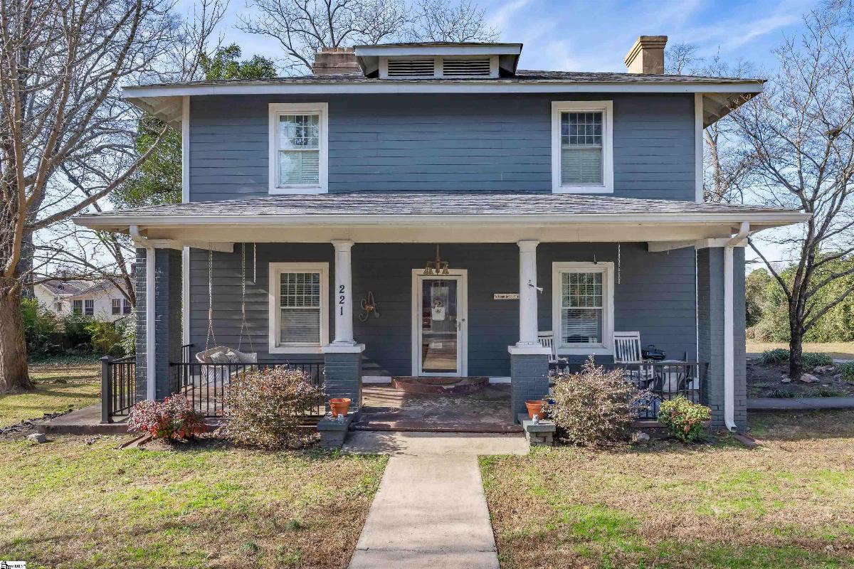 221 N Mountain Street