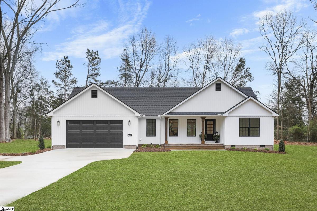 1005 Cove Circle