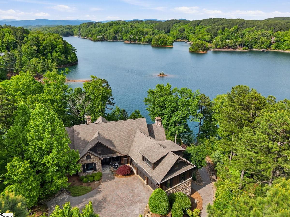 320 Knollwood Drive
