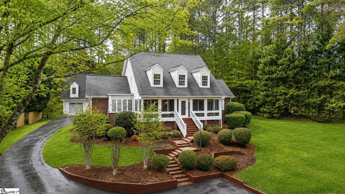 104 Emerald Pointe Drive