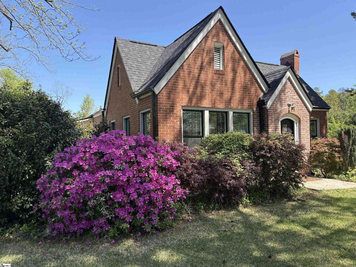 305 E Cherokee Street