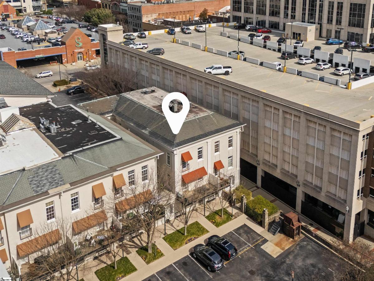 100 W Court Street