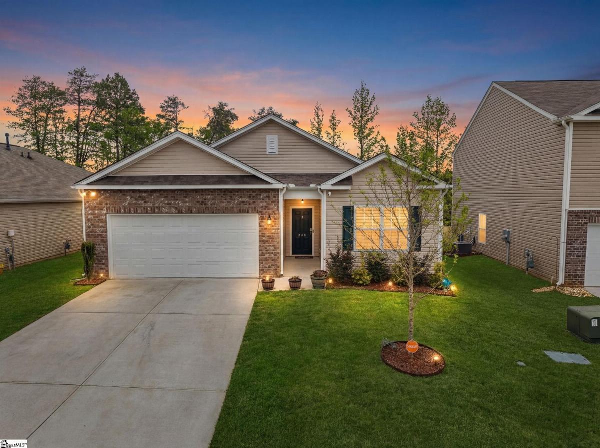 528 Ashwood Way