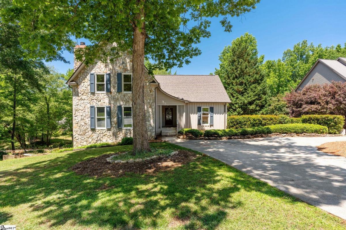 302 Golf View Lane