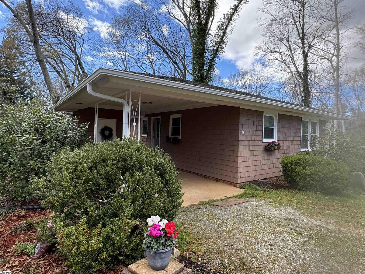 128 Applewood Lane