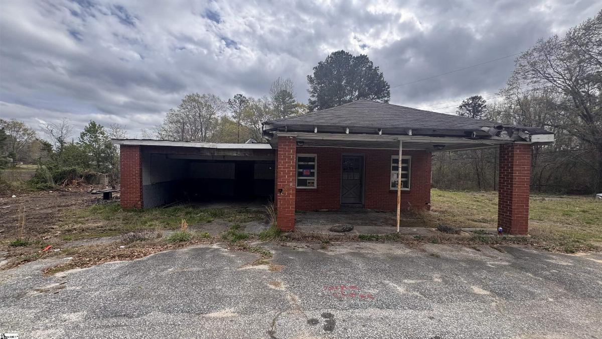 410 N Highway 150