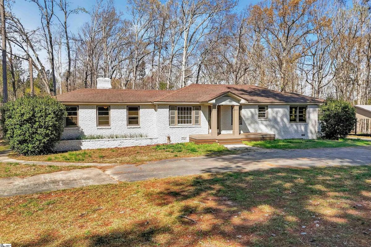 612 Skippers Lodge Road