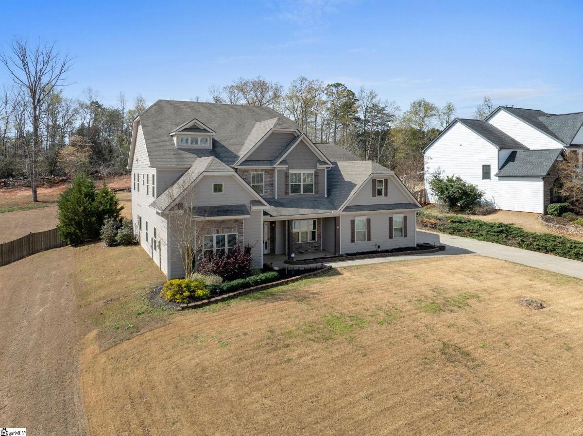 112 Ivy Woods Court