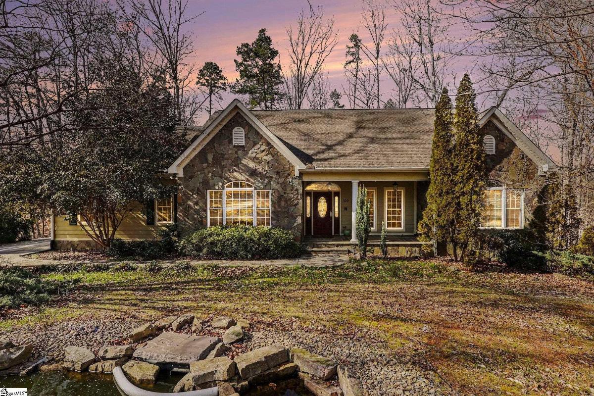 109 Oak Crest Circle
