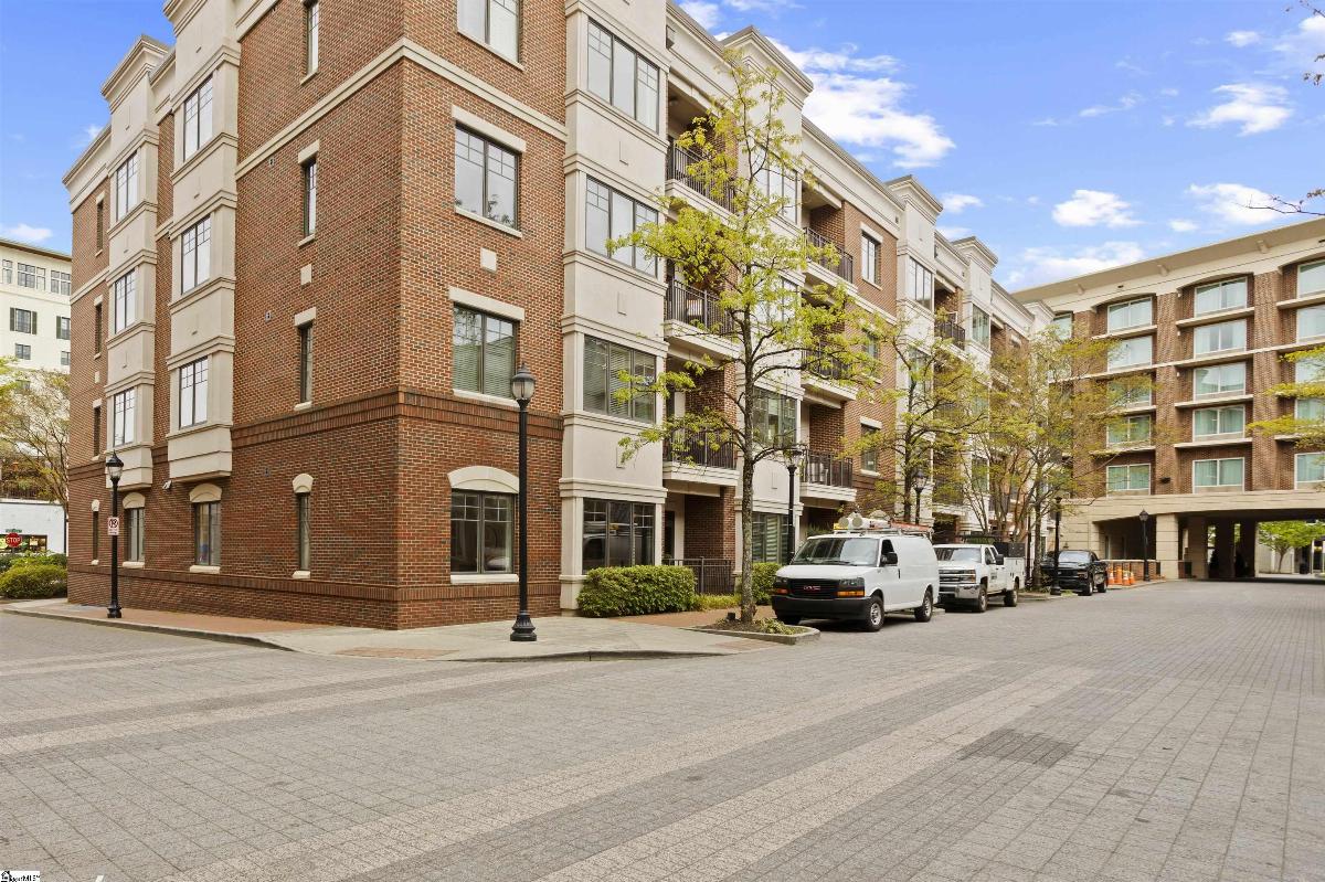 155 Riverplace