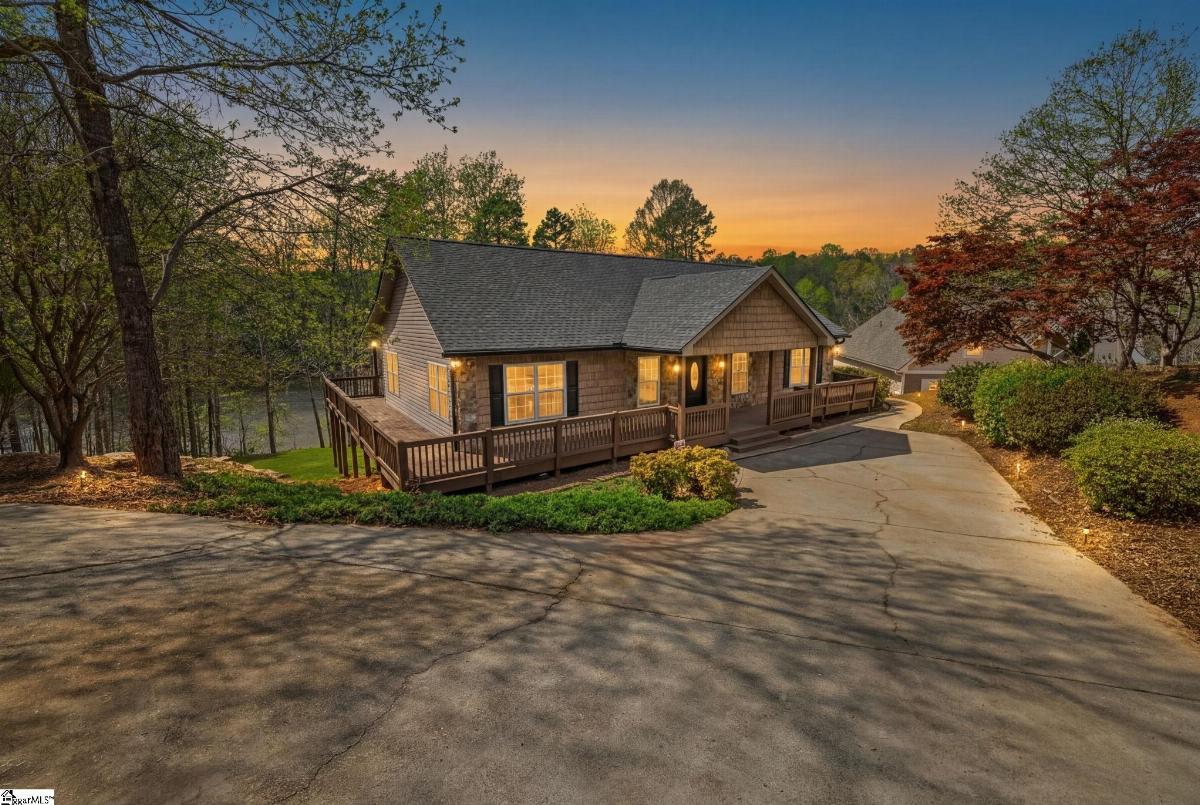 143 W Waters Edge Lane