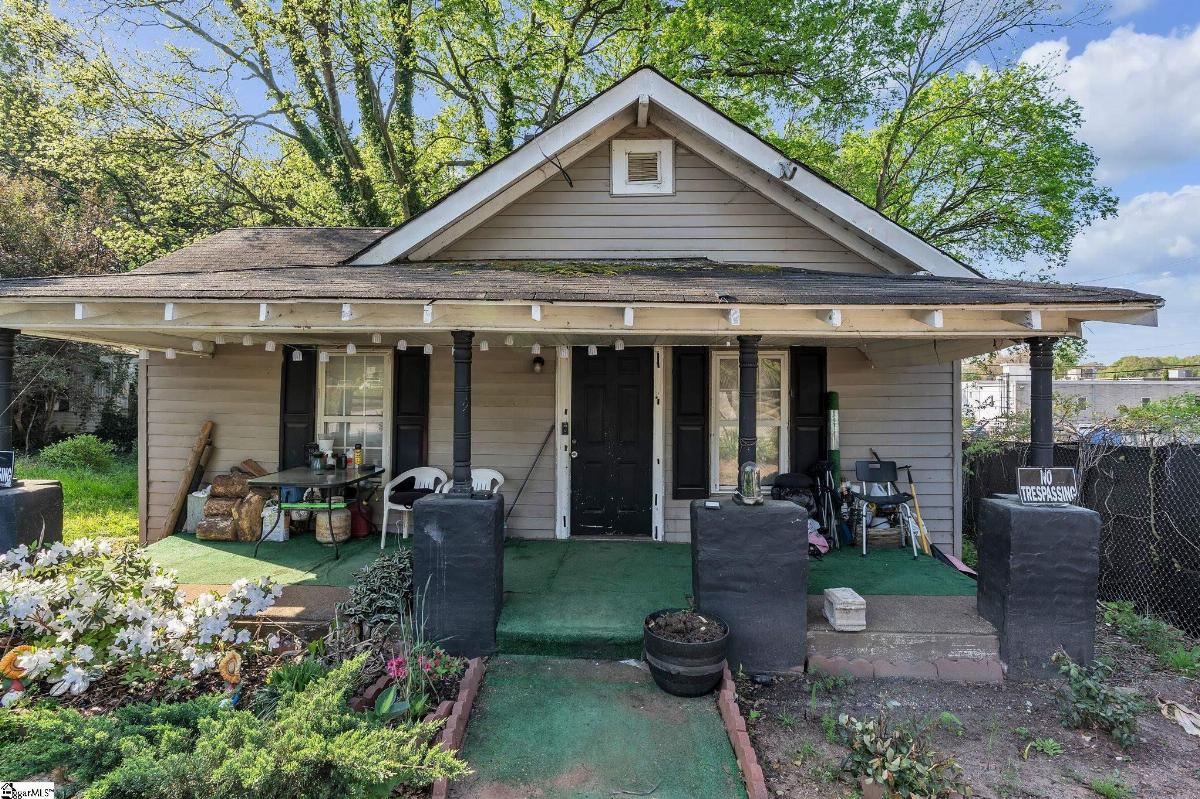 1001 W bramlett Road