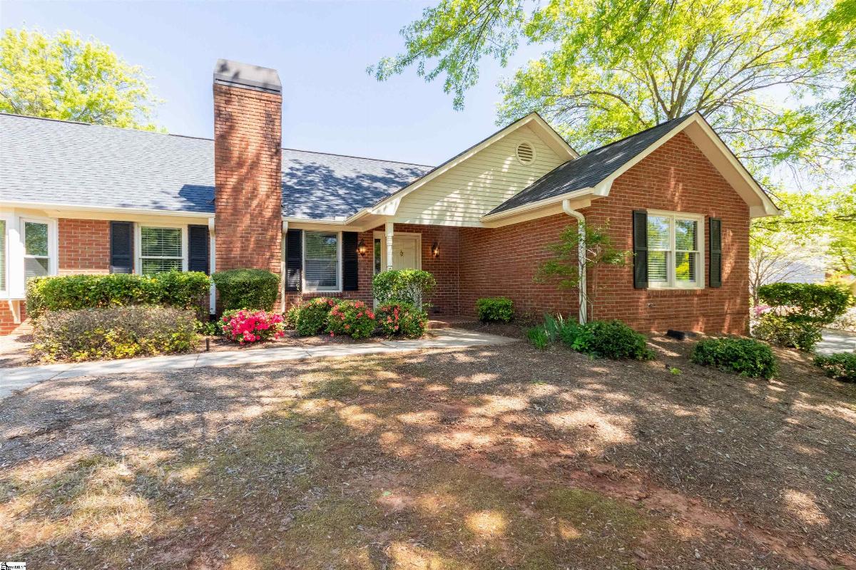 142 FAIROAKS Drive