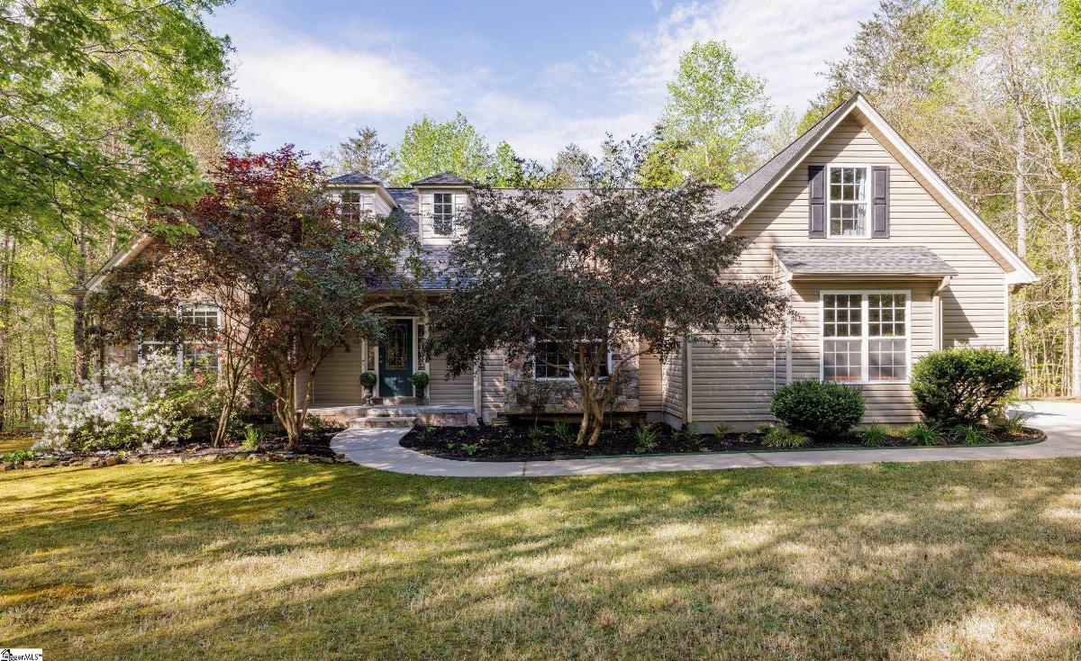531 Woodheights Way