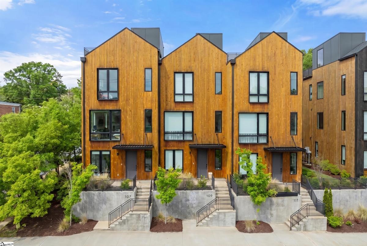 107 East Stone Avenue