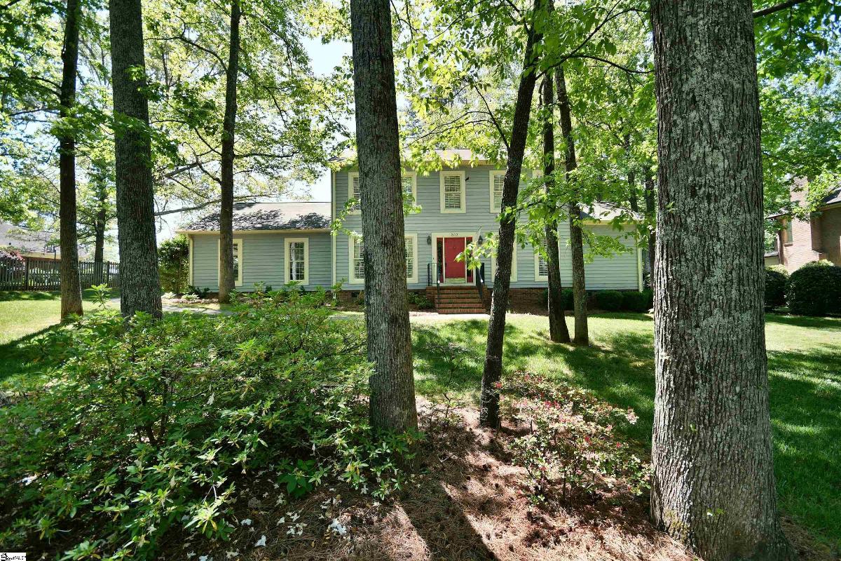 302 Inverness Way