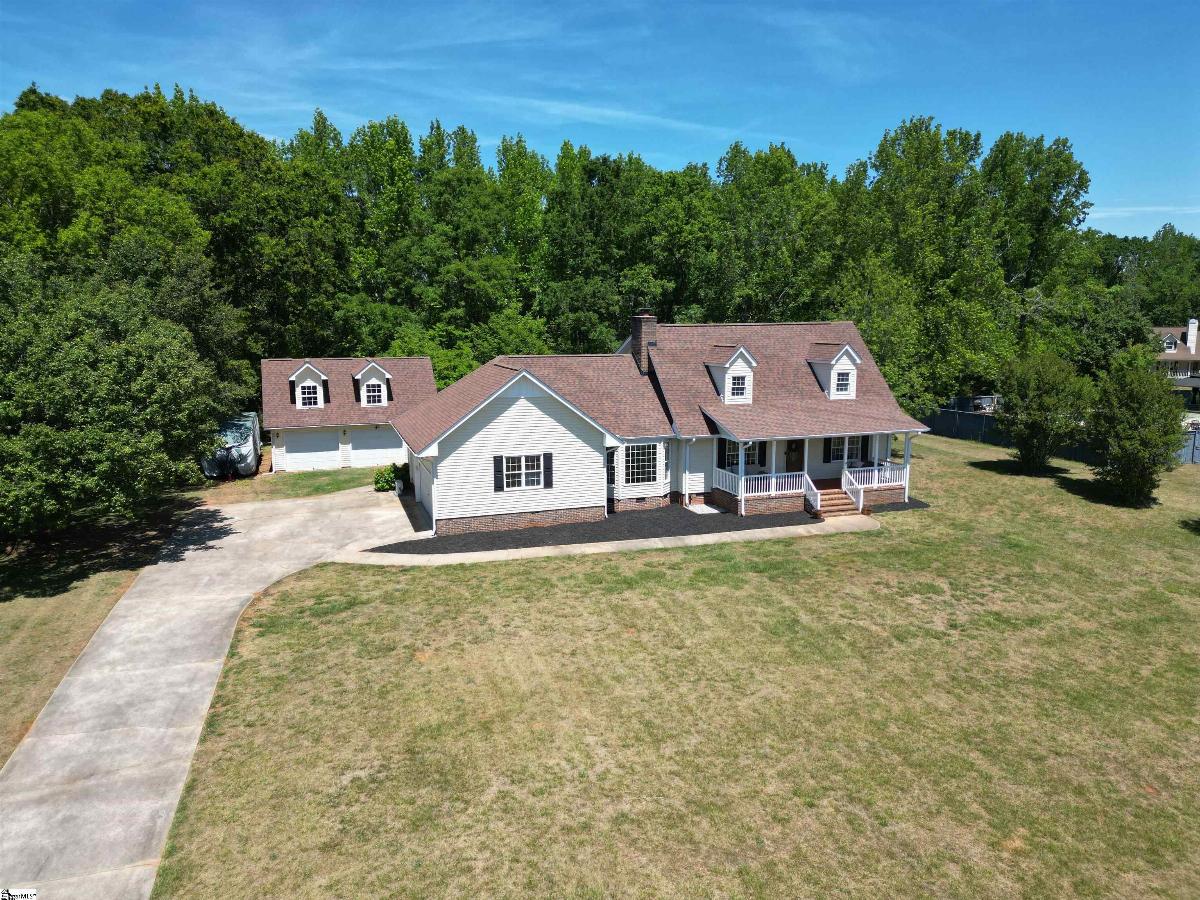 206 Mountain Crest Drive